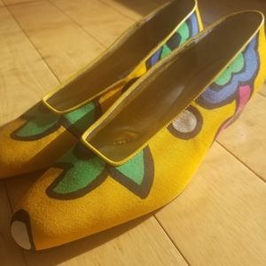 Vintage Escada low shoe 2 inch heels
